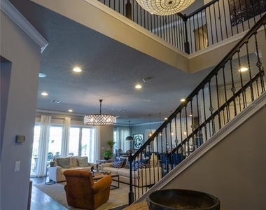 8539 Pippen Drive - Photo Thumbnail 6