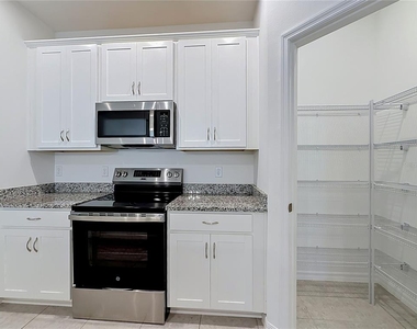 418 Quayside Avenue - Photo Thumbnail 6