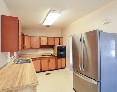 1704 Edmundshire Road - Photo Thumbnail 5