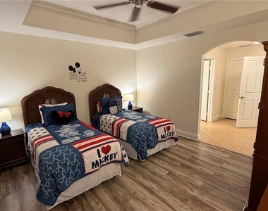 7506 Seven Eagles Way - Photo Thumbnail 17