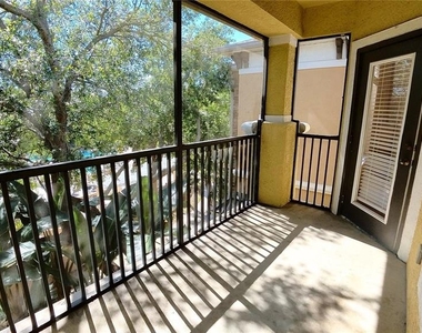 10017 Courtney Palms Boulevard - Photo Thumbnail 7