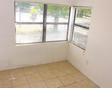 520 Hacienda Court - Photo Thumbnail 9