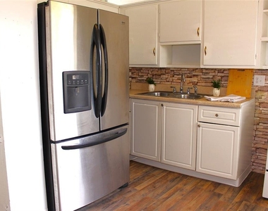 520 Hacienda Court - Photo Thumbnail 8