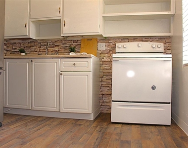 520 Hacienda Court - Photo Thumbnail 7