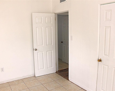 520 Hacienda Court - Photo Thumbnail 12