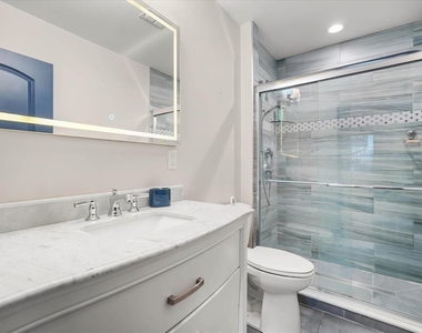 9118 Edgewater Drive - Photo Thumbnail 18