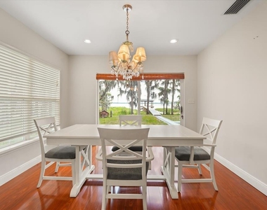 9118 Edgewater Drive - Photo Thumbnail 8