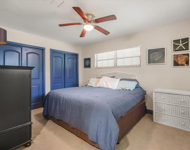 9118 Edgewater Drive - Photo Thumbnail 16