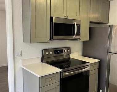 11568 Westwood Boulevard - Photo Thumbnail 10