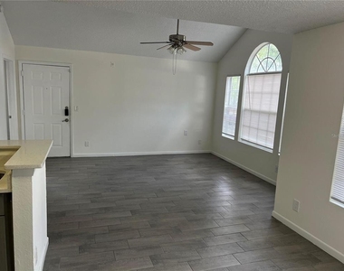 11568 Westwood Boulevard - Photo Thumbnail 3