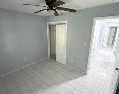 4882 S Semoran Boulevard - Photo Thumbnail 10