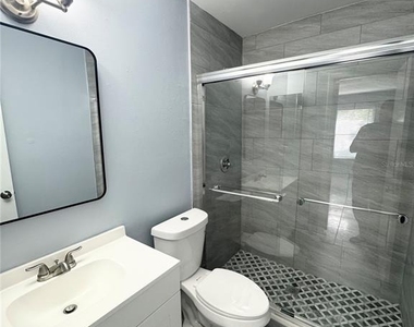 4882 S Semoran Boulevard - Photo Thumbnail 9