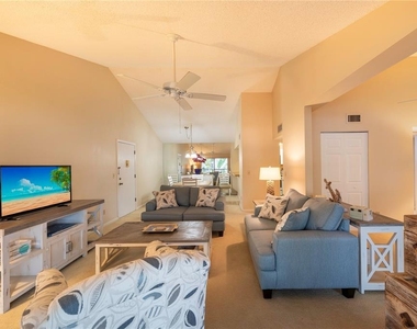 646 Bird Bay Drive E - Photo Thumbnail 7