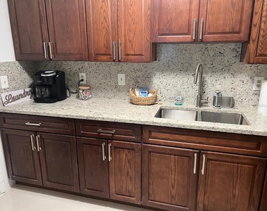202 Village View Lane - Photo Thumbnail 4