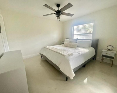 202 Village View Lane - Photo Thumbnail 5