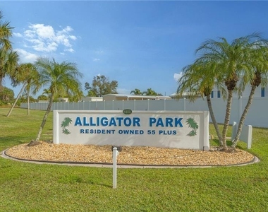 1604 N Manatee Loop - Photo Thumbnail 22
