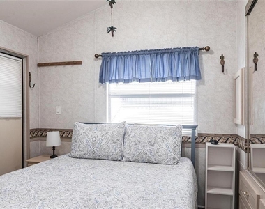 1604 N Manatee Loop - Photo Thumbnail 9