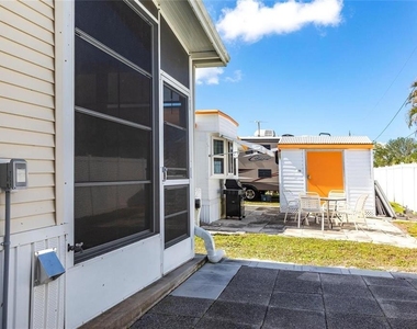 1604 N Manatee Loop - Photo Thumbnail 14