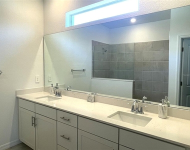 11308 Pinot Drive - Photo Thumbnail 21