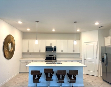 11141 Pinot Drive - Photo Thumbnail 6