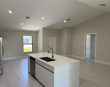 23367 Mayville Avenue - Photo Thumbnail 6