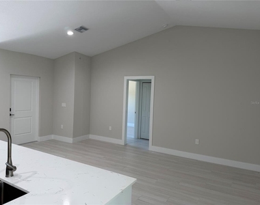 23367 Mayville Avenue - Photo Thumbnail 8