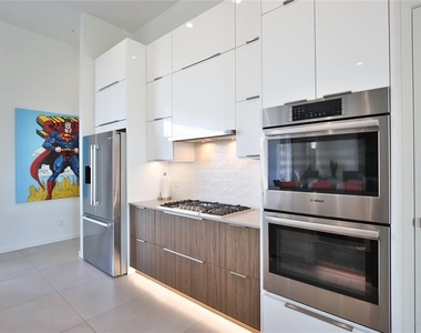 3939 Higel Avenue - Photo Thumbnail 17