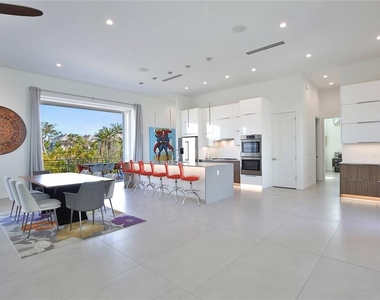 3939 Higel Avenue - Photo Thumbnail 5