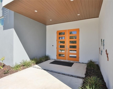 3939 Higel Avenue - Photo Thumbnail 9