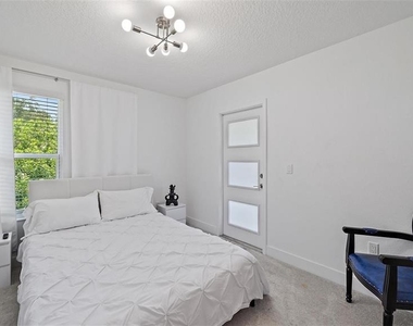 2587 Temple Street - Photo Thumbnail 19