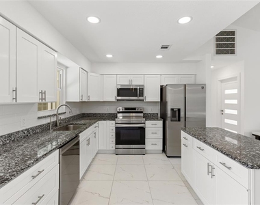 4485 Hansard Avenue - Photo Thumbnail 8