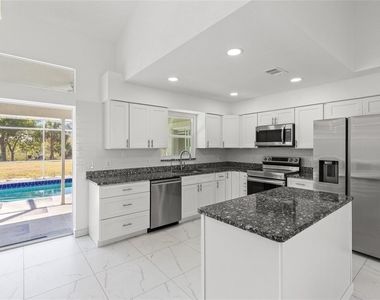4485 Hansard Avenue - Photo Thumbnail 5