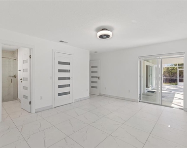 4485 Hansard Avenue - Photo Thumbnail 11