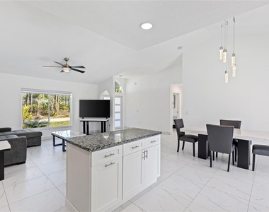 4485 Hansard Avenue - Photo Thumbnail 9