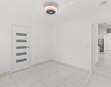 4485 Hansard Avenue - Photo Thumbnail 21