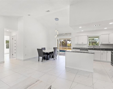 4485 Hansard Avenue - Photo Thumbnail 14