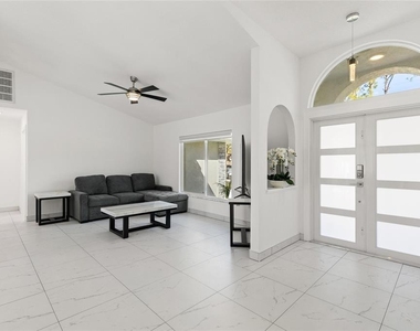 4485 Hansard Avenue - Photo Thumbnail 12