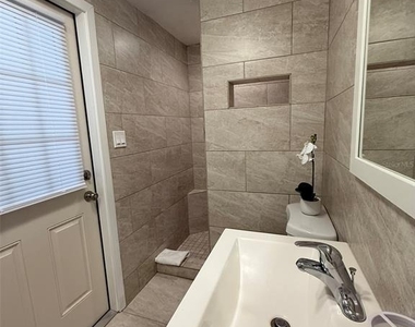 828 S Tuttle Avenue - Photo Thumbnail 11