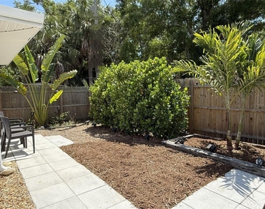 828 S Tuttle Avenue - Photo Thumbnail 24