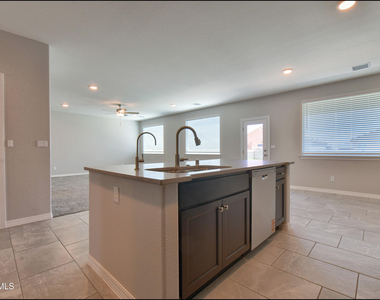 12868 Star Gaze Avenue - Photo Thumbnail 16