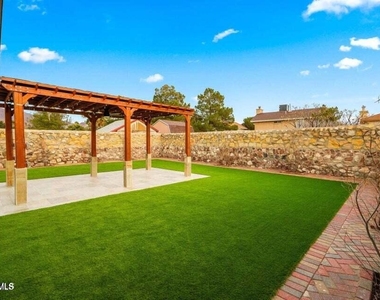 7216 Desert Jewel Drive - Photo Thumbnail 11