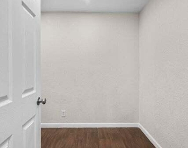 7216 Desert Jewel Drive - Photo Thumbnail 23