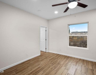 7216 Desert Jewel Drive - Photo Thumbnail 51