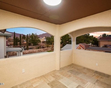 7216 Desert Jewel Drive - Photo Thumbnail 7