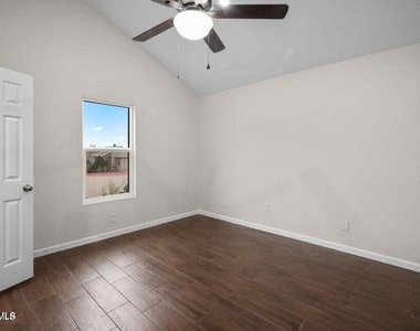 7216 Desert Jewel Drive - Photo Thumbnail 46