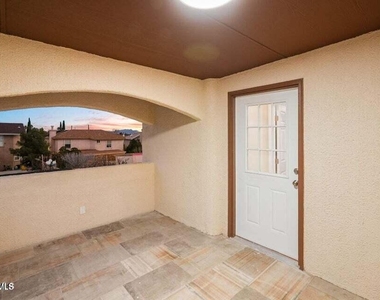 7216 Desert Jewel Drive - Photo Thumbnail 6