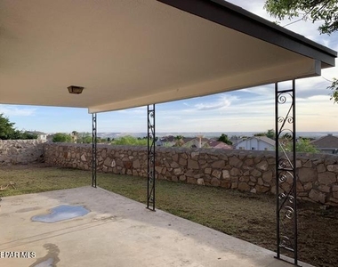 609 Alicante Way - Photo Thumbnail 12