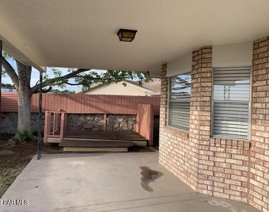609 Alicante Way - Photo Thumbnail 10