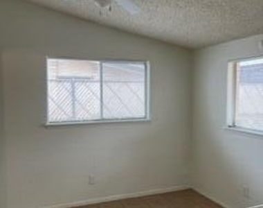 1632 Lou Graham Drive - Photo Thumbnail 9