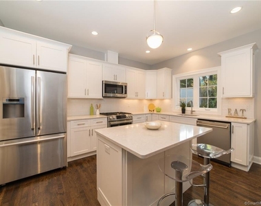 68 Anderson Street - Photo Thumbnail 1